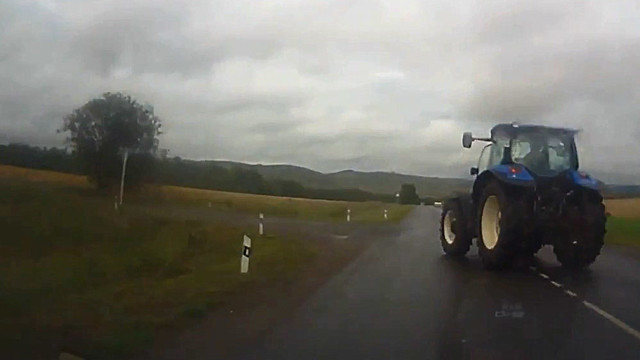 Авария дня. Столкновение с трактором