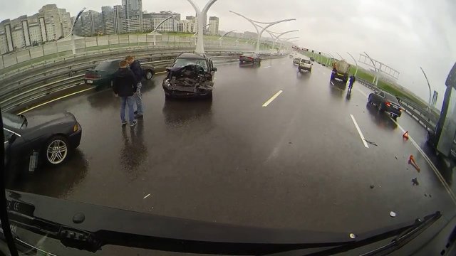 Объехал ДТП и попал в другое