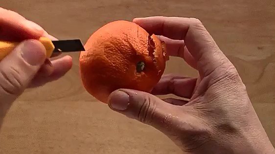 Резьба на кожуре мандарина