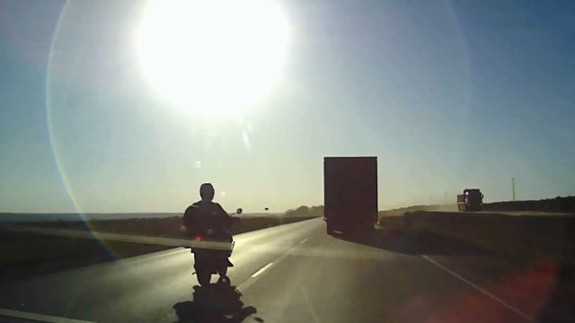 Авария дня. Мотоциклист спровоцировал смертельное ДТП в Крыму