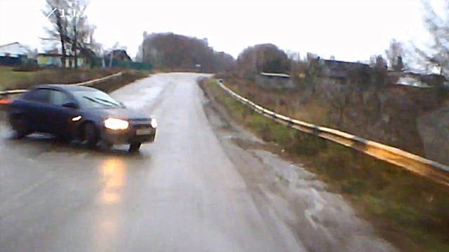 Авария дня. Занесло под горочку