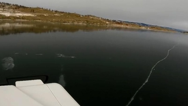 По первому льду на автомобиле. Озеро Байкал