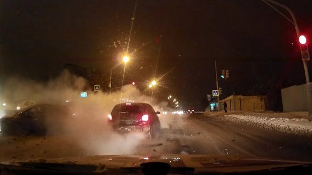 Поспешил. Жесткое столкновение при повороте