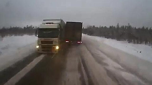 Авария дня. Впритирочку прошли