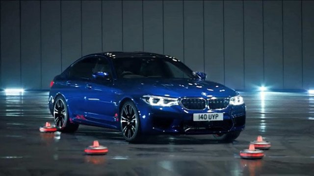 BMW M5 "раздает" на постоянно меняющемся гоночном треке