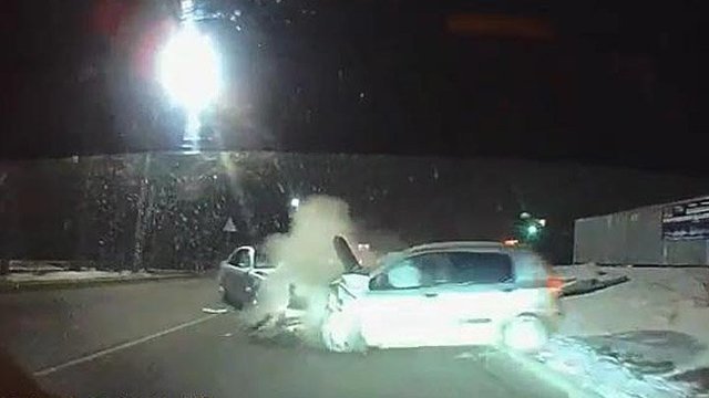 Авария дня. Пассажир пробил головой лобовое стекло