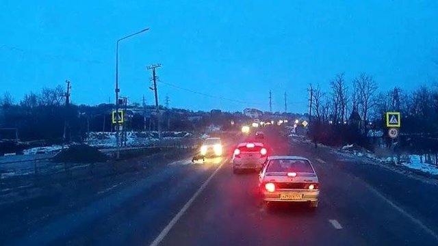 Авария дня. В Ставрополе ищут водителя, который сбил женщину на переходе