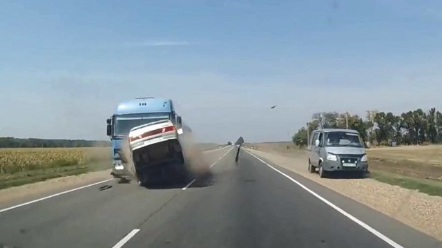 Авария дня. Смертельное ДТП с ВАЗом в Краснодарском крае