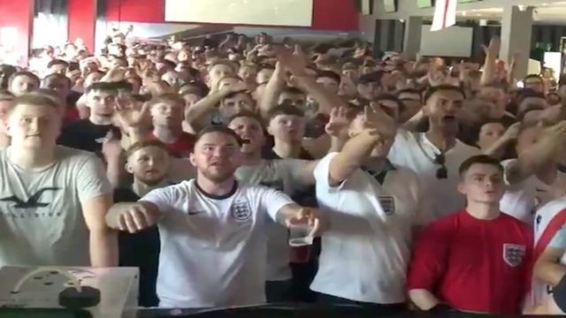 Как фанаты сборной Англии сходили с ума после первого гола 