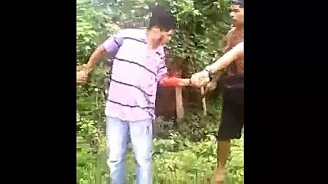 Очень жестокая расправа над мужчиной из Венесуэлы