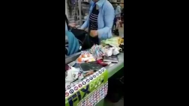 Женщина с коляской попалась в магазине на краже 