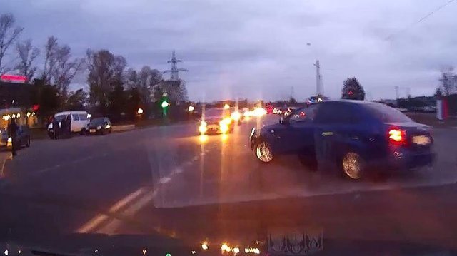 Поворот налево не глядя из правой полосы в Пензе