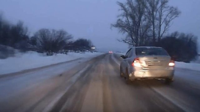 Уверенное начало зимнего сезона в сугробе