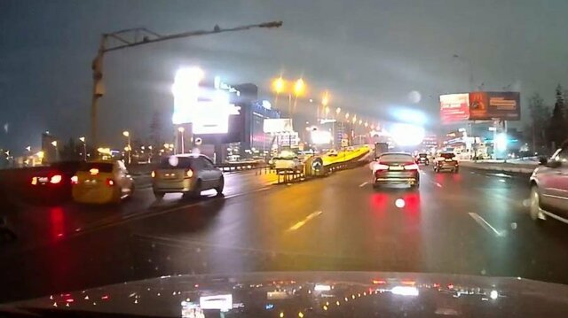 Дамочка спровоцировала аварию у аэропорта Шереметьво