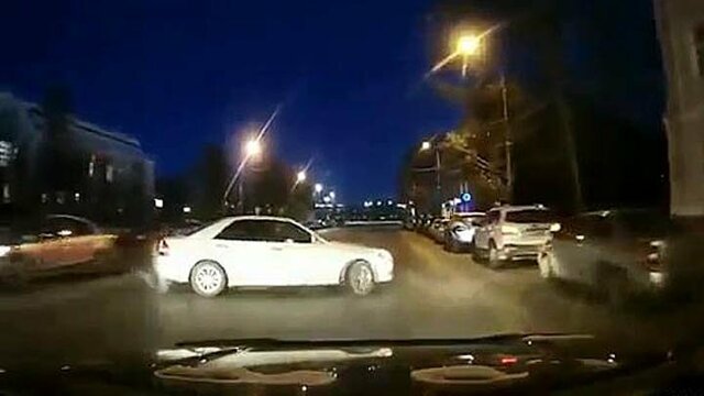 Решил не тормозить и проучить дрифтера