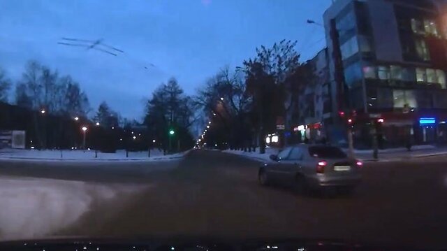 Авария дня. Глупый маневр из Екатеринбурга в нескольких ракурсах
