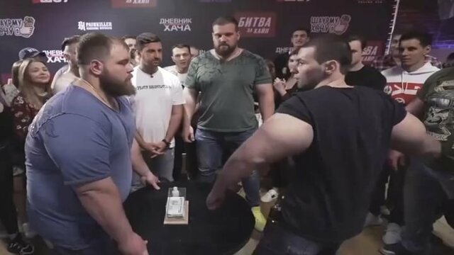 Кирилл "Руки-Базуки" получил хорошего леща от сурового бородача и отправился в нокдаун