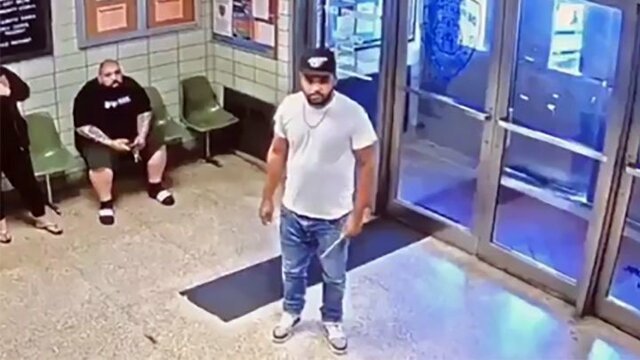 В Нью-Йорке парень зашел в полицейский участок с просьбой застрелить его