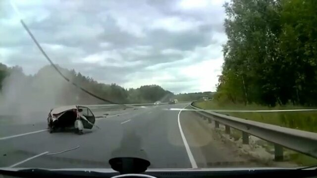 Авария дня. Под Нижним Новгородом «Волгу» разорвало пополам