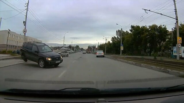 Авария дня. Массовое ДТП без пострадавших в Новосибирске