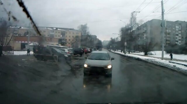 Прототив "шерсти" по дороге с односторонним движением в Ижевске