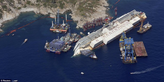 Началась операция по подъему  судна Costa Concordia