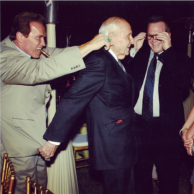 Сфоткайся с Арни