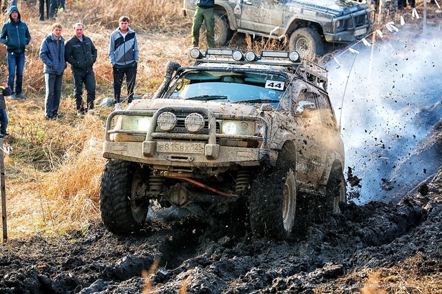 Соревнования по джип-спринту в Уссурийске
