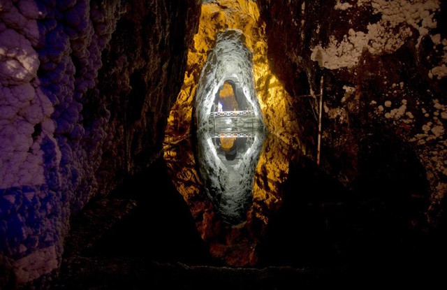  Гигантская соляная шахта Салина Турда