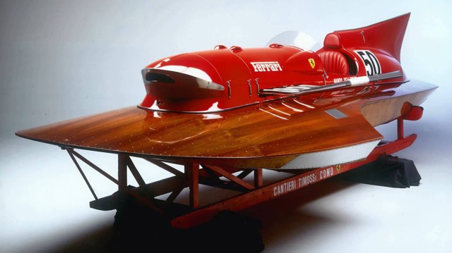 Гоночный катер Ferrari Arno XI 