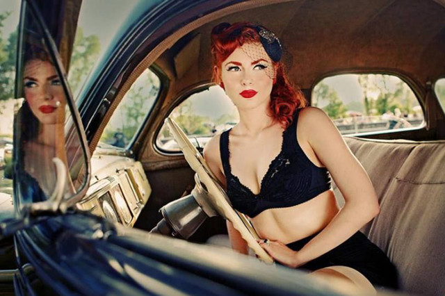 Сексуальные девушки и красивые автомобили