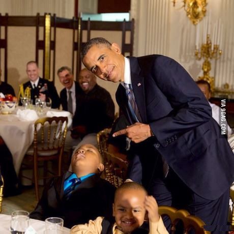 Мальчик уснул во время празднования Дня Отца в Белом Доме