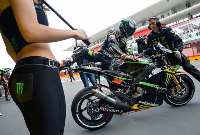 Сексуальные девушки и красивые автомобили