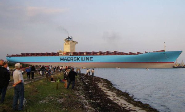 Датский контейнеровоз"EMMA MAERSK"