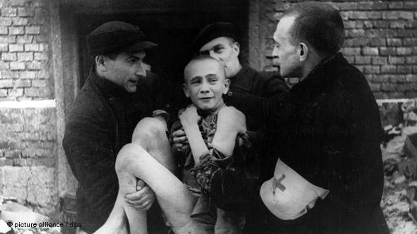 27 Января 1945 - солдаты Советской армии освободили узников Освенцима