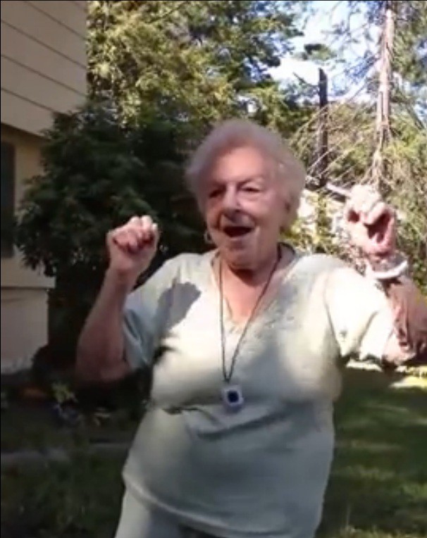 Этот танец "сделает" Ваш день ! 