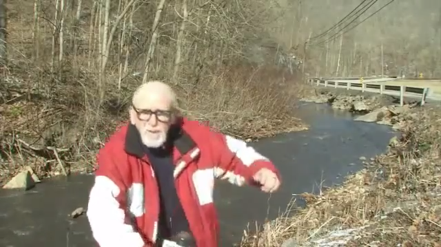 Репортаж на берегу реки