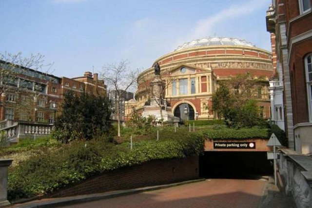 Самое дорогое место для парковки автомобиля в Лондоне 