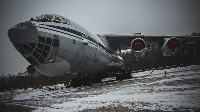 Внутри самолета Ил-76Т