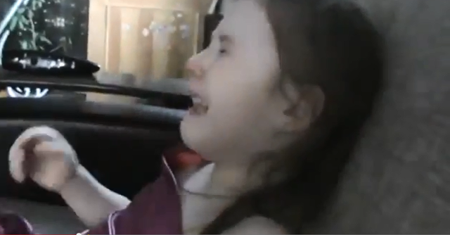 Девочка не хочет прощаться с олимпиадой 