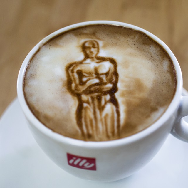 Номинанты премии «Оскар» на молочной пенке кофе