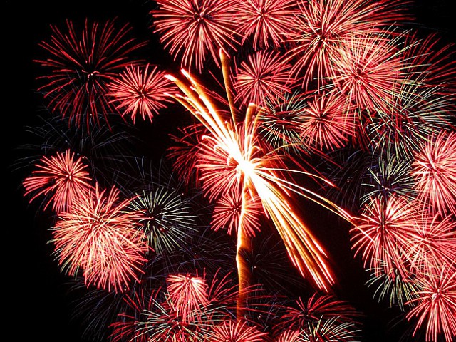 Взрыв 100 тысяч петард! 