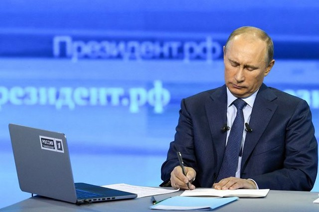 Путин призвал МВД пресекать "пропаганду ненависти" в интернете