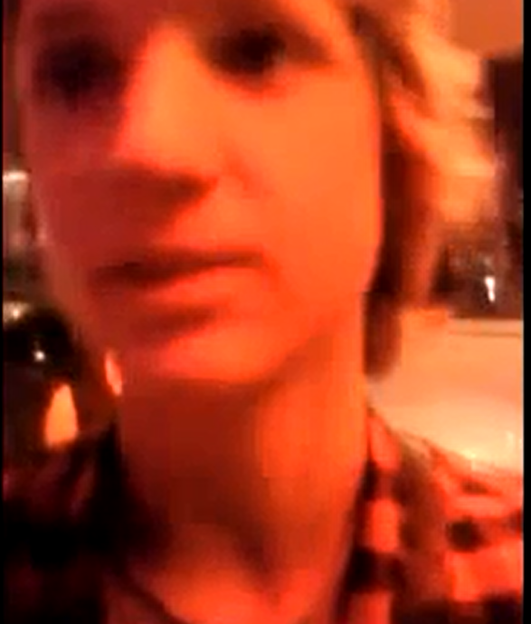 Парень пытается пройти в клуб 