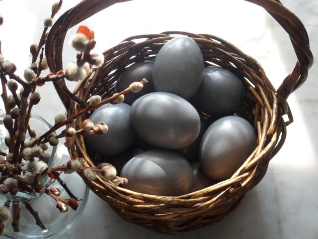 Мужики, пора красить яйца или Натуральные красители для яиц к Пасхе