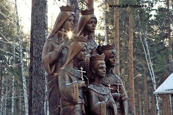 Памятник царским детям в Ганиной яме.