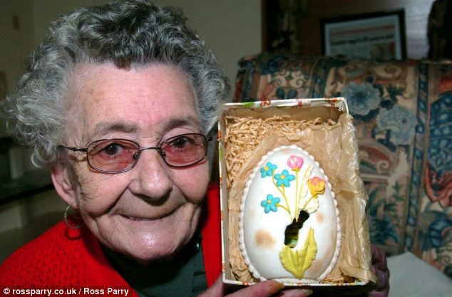 Пасхальное яйцо которому уже 65 лет.