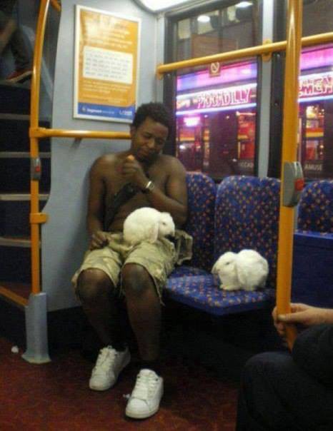 Странные люди в метро