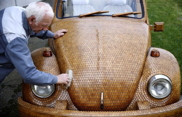 Деревянный Volkswagen Beetle