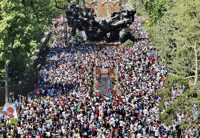Празднование 9 мая в Алматы